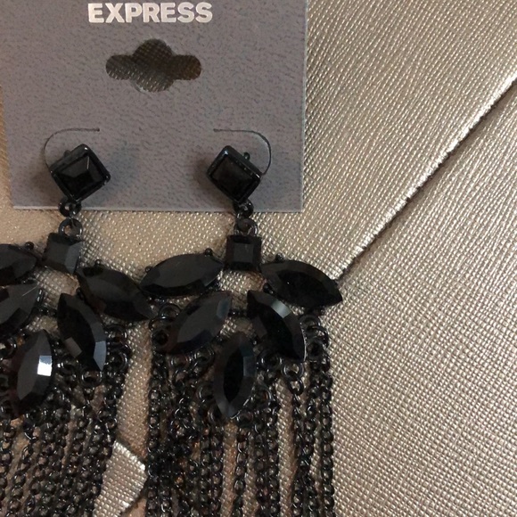 Express Earrings - Picture 2 of 4